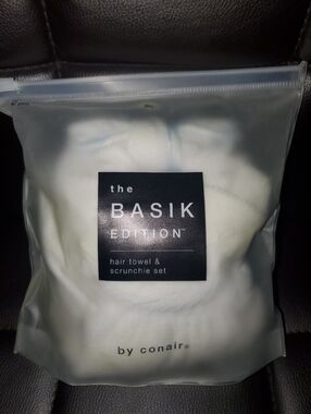 The BASIK Edition White Hair Towel & Scrunchie Set